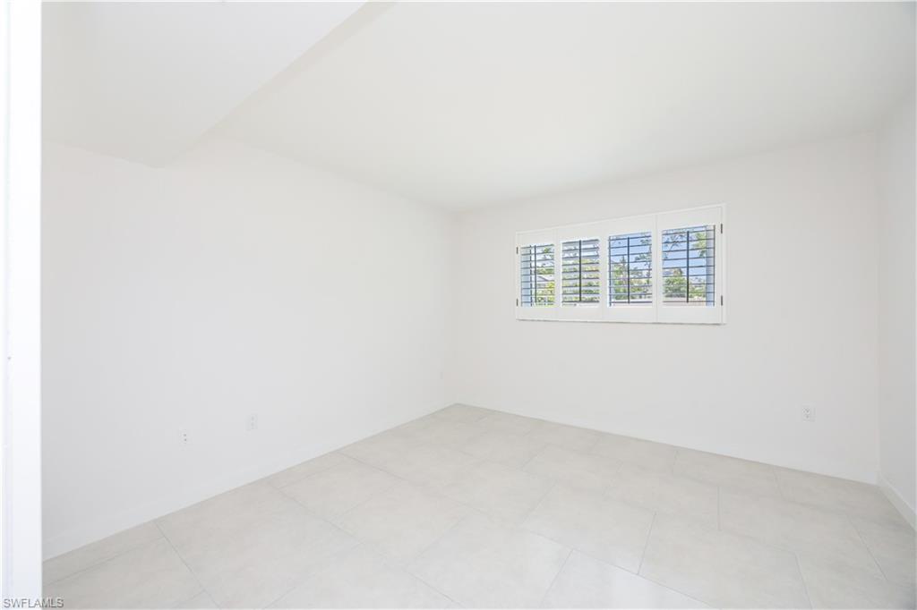 SWAN LAKE CLUB - Residential