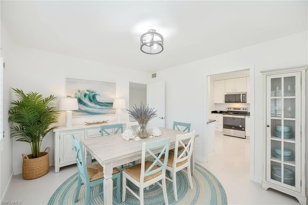 SWAN LAKE CLUB - Residential