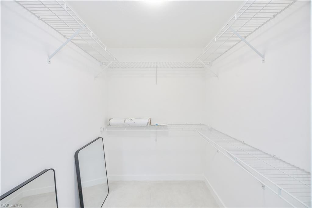 SWAN LAKE CLUB - Residential