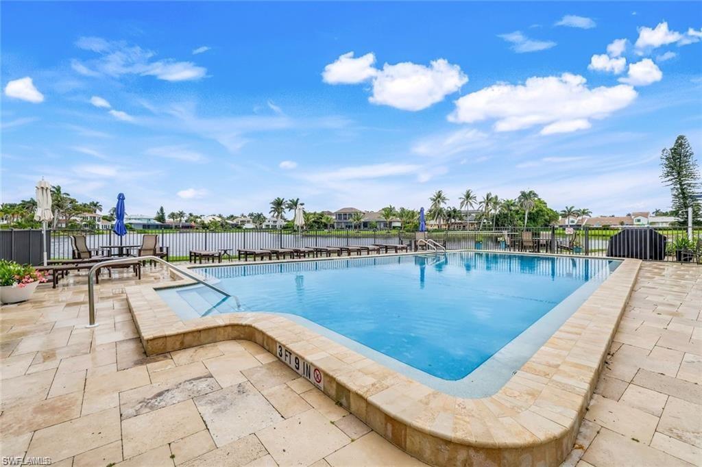 SWAN LAKE CLUB - Residential