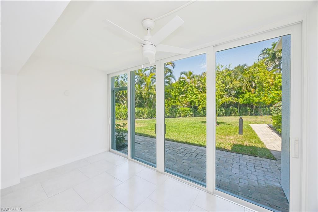 SWAN LAKE CLUB - Residential