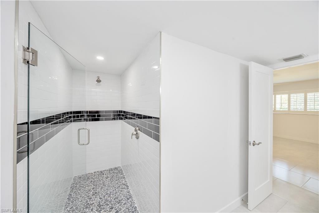 SWAN LAKE CLUB - Residential