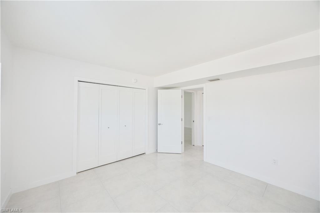 SWAN LAKE CLUB - Residential