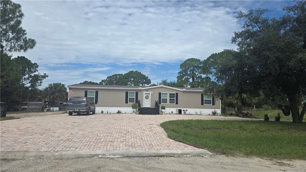 220 S Kennel ST