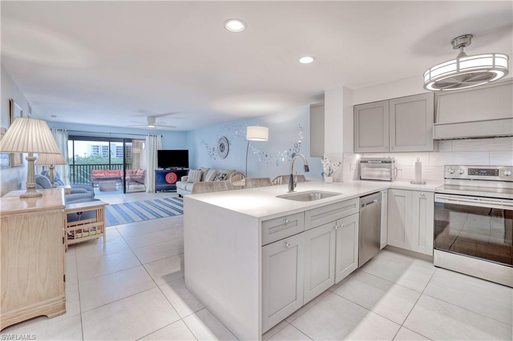 PARKWAY CONDO - Residential Lease