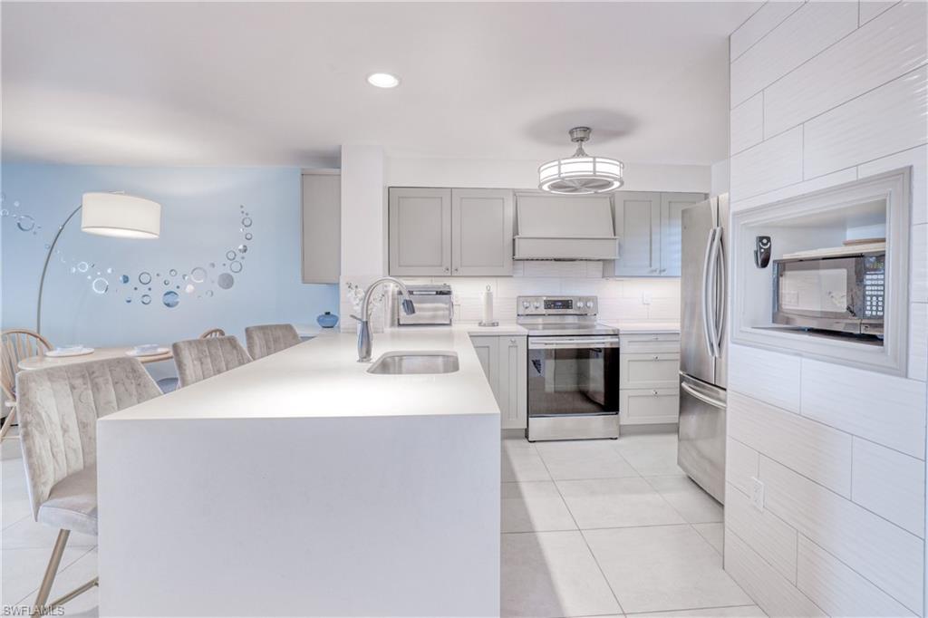 PARKWAY CONDO - Residential Lease