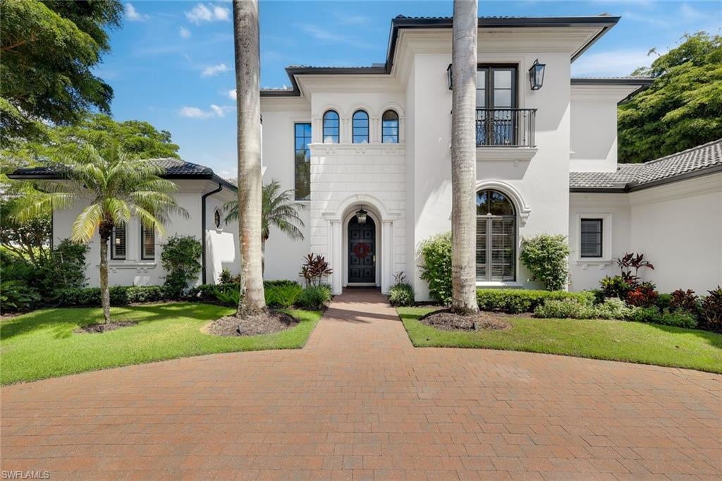 1609 Chinaberry WAY
