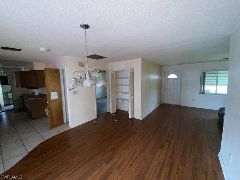 SAN CARLOS PARK - Residential