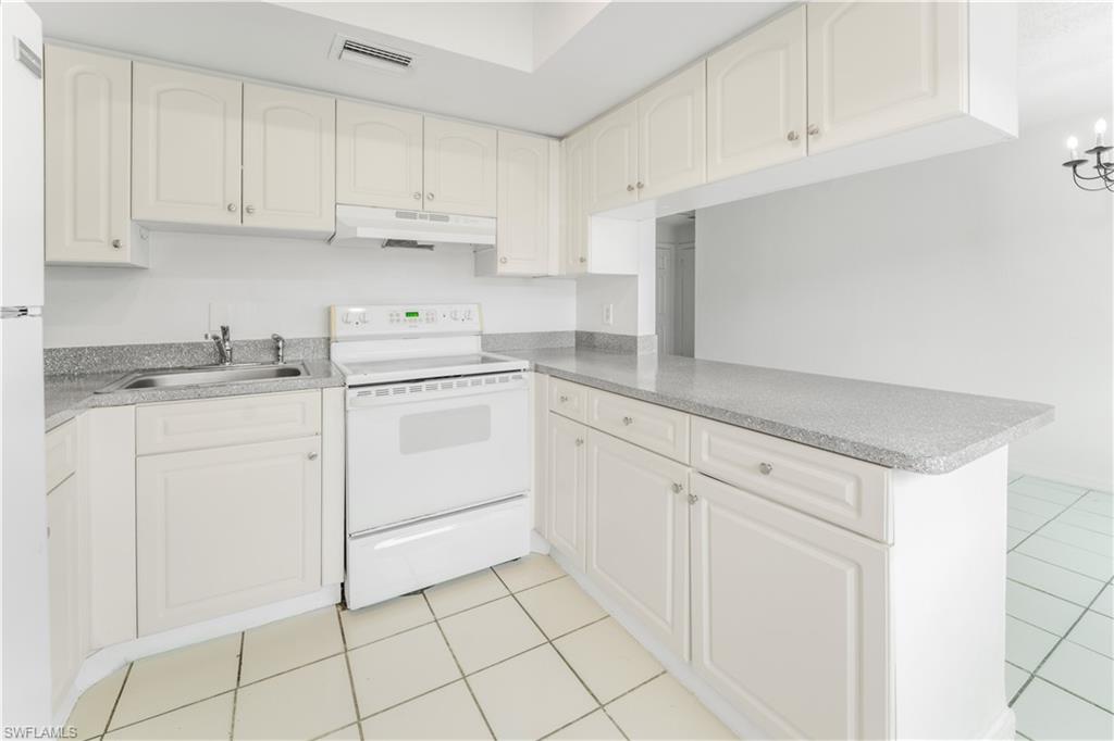 CAPE CORAL - Residential Lease