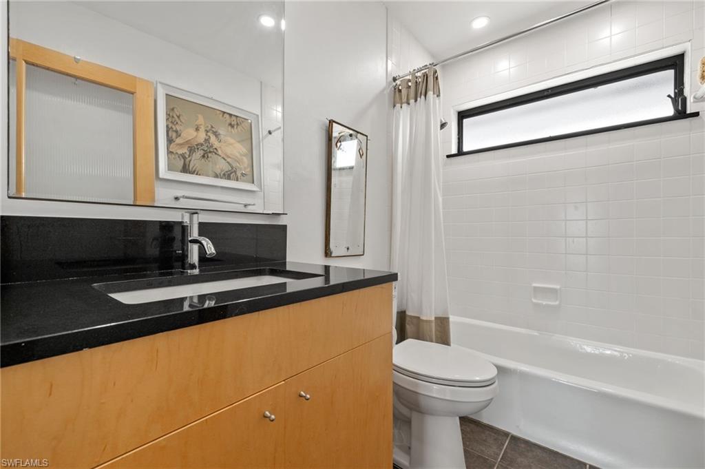 SANIBEL HAMLET - Residential