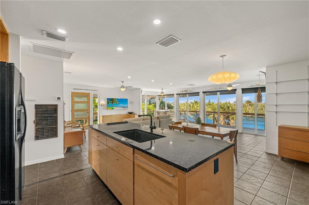 SANIBEL HAMLET - Residential