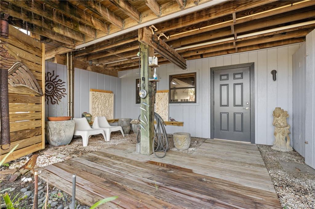 SANIBEL HAMLET - Residential