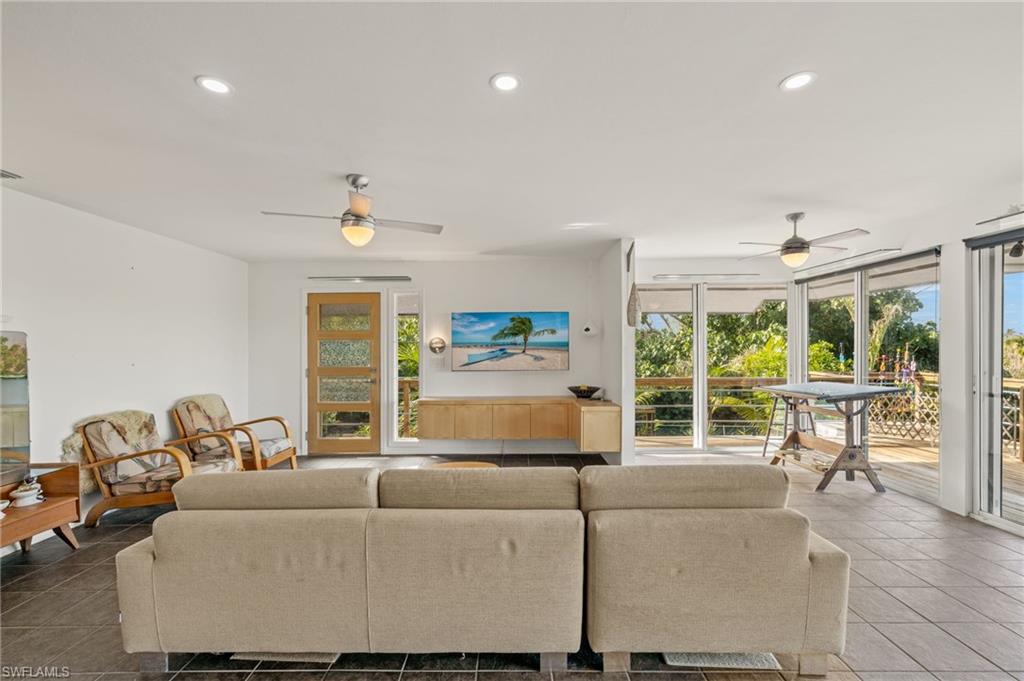 SANIBEL HAMLET - Residential