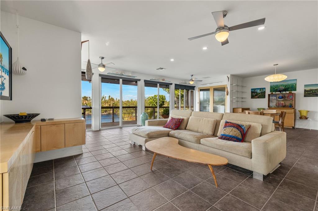 SANIBEL HAMLET - Residential