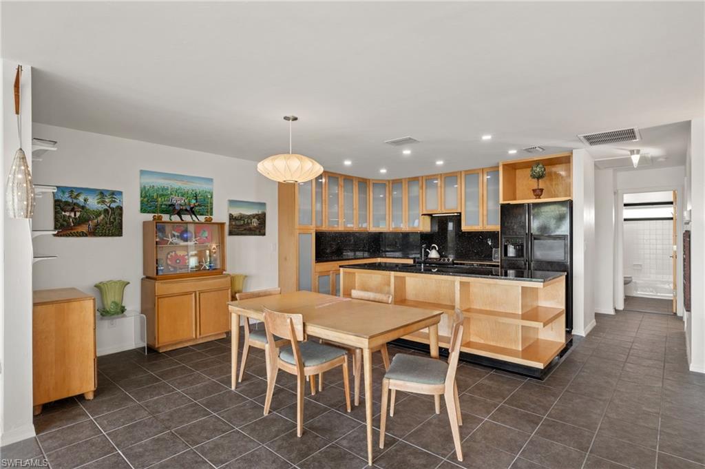 SANIBEL HAMLET - Residential