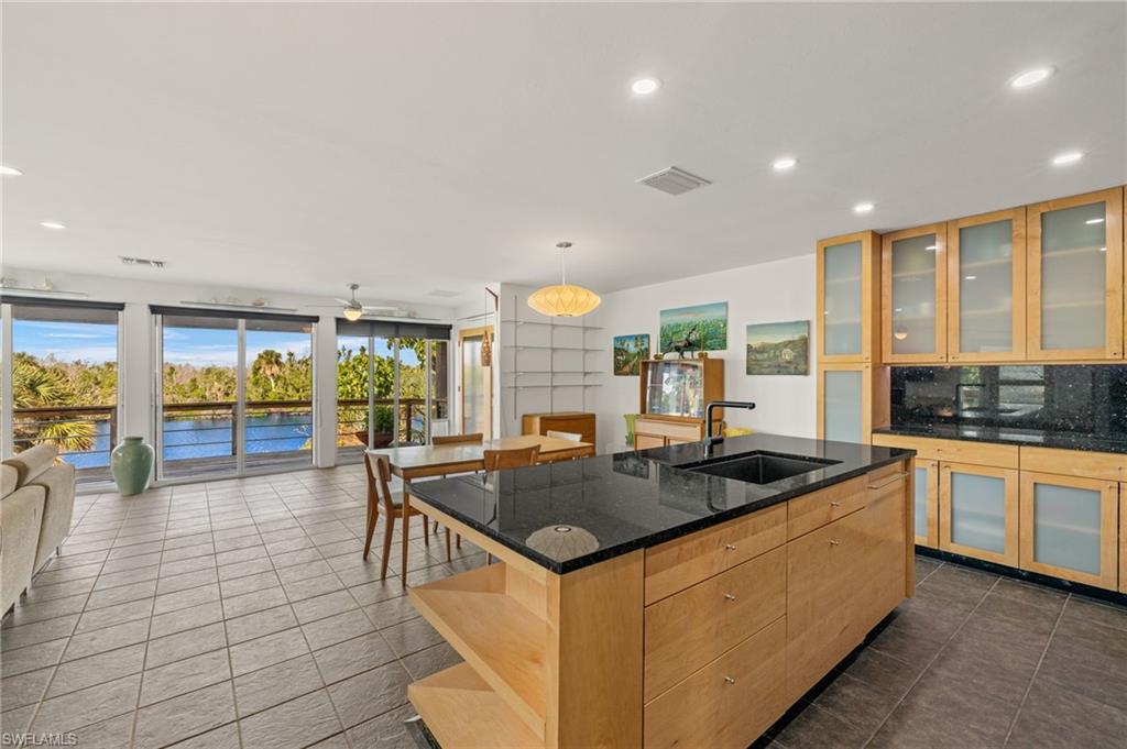 SANIBEL HAMLET - Residential