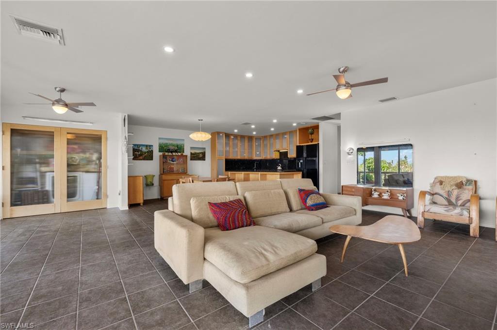 SANIBEL HAMLET - Residential