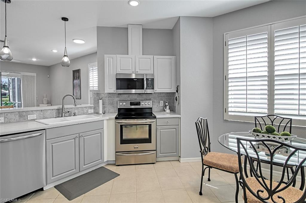 REFLECTION LAKES - Residential