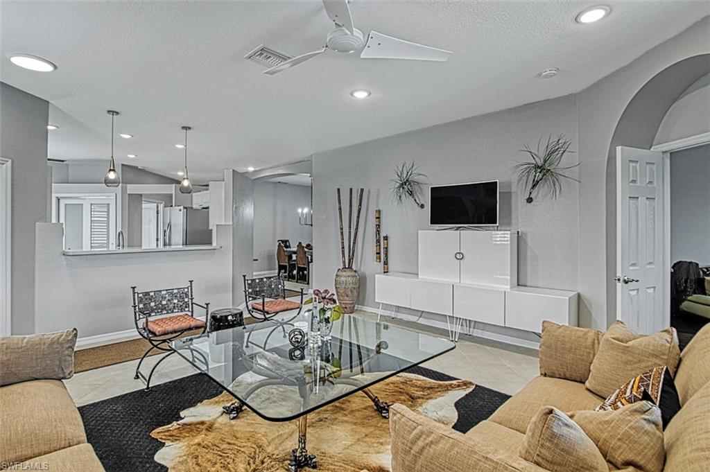 REFLECTION LAKES - Residential