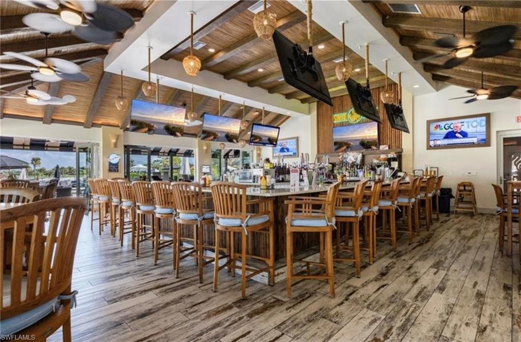 WEDGE WOOD AT THE STRAND - Residential