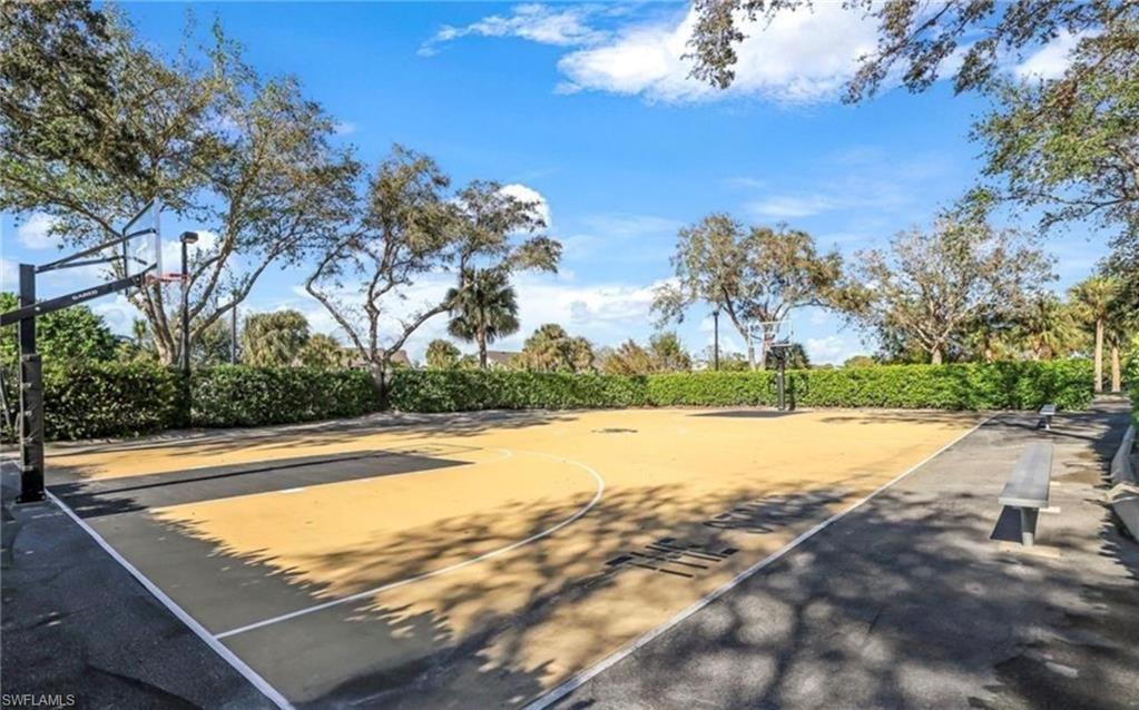 WEDGE WOOD AT THE STRAND - Residential