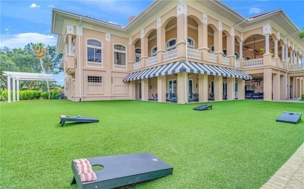 WEDGE WOOD AT THE STRAND - Residential