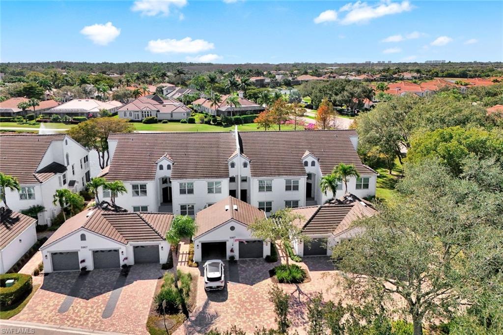 WEDGE WOOD AT THE STRAND - Residential