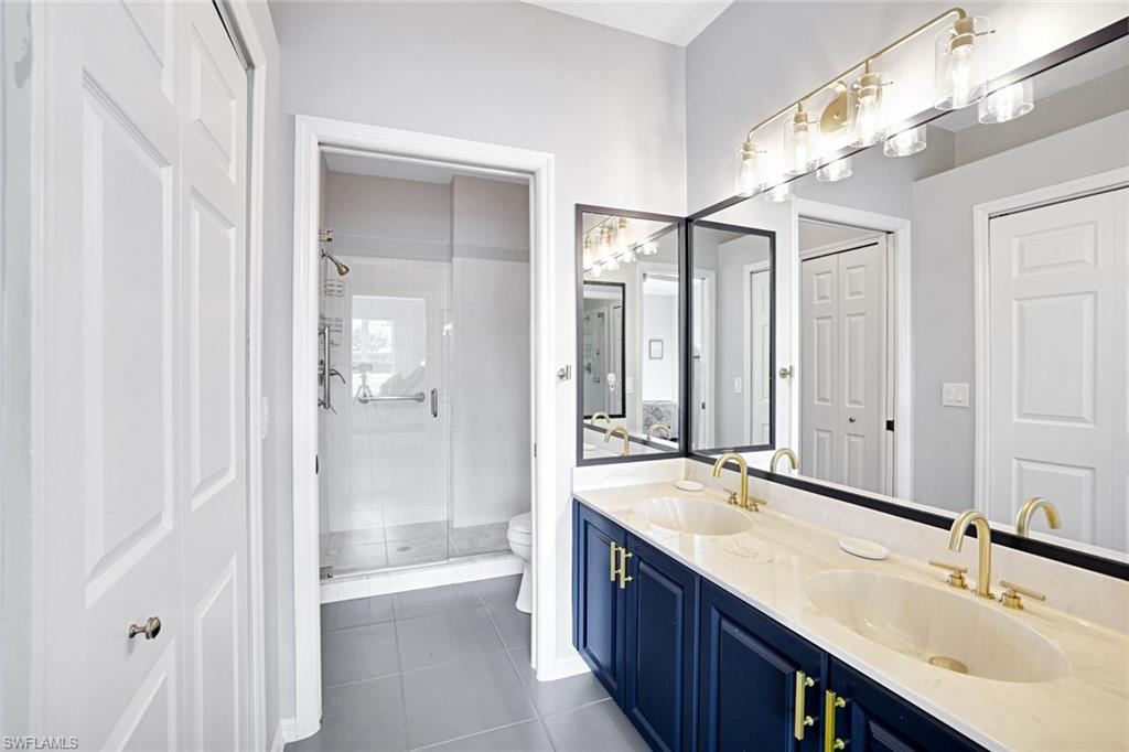 WEDGE WOOD AT THE STRAND - Residential