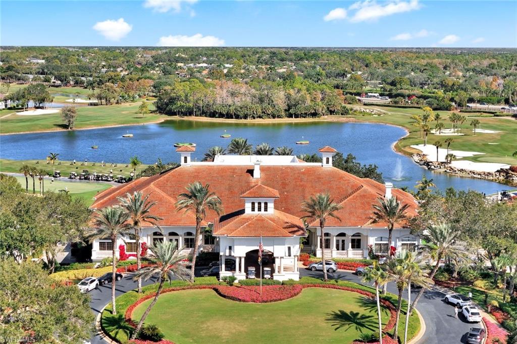 WEDGE WOOD AT THE STRAND - Residential