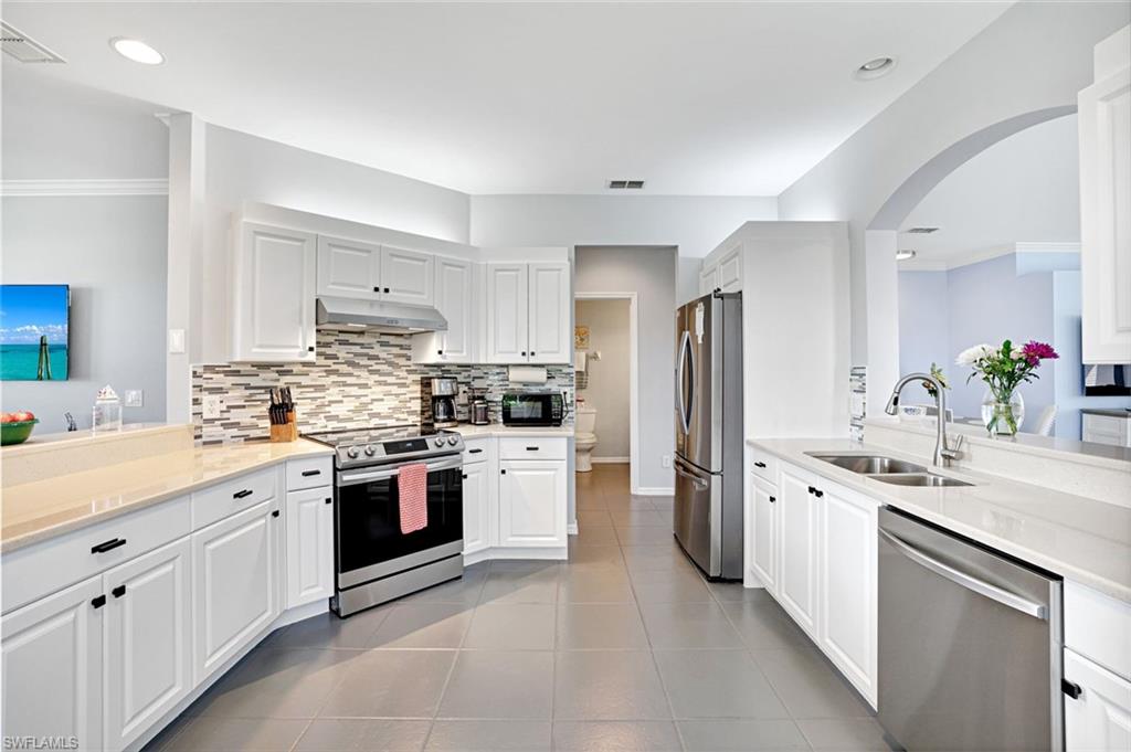 WEDGE WOOD AT THE STRAND - Residential