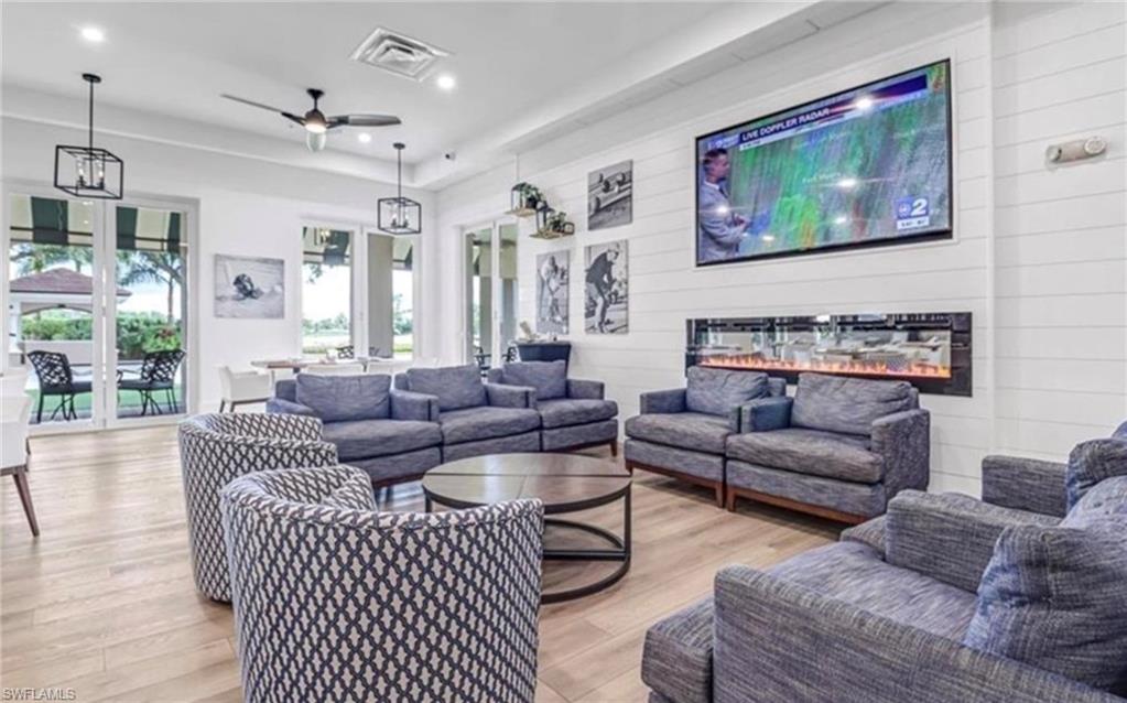 WEDGE WOOD AT THE STRAND - Residential