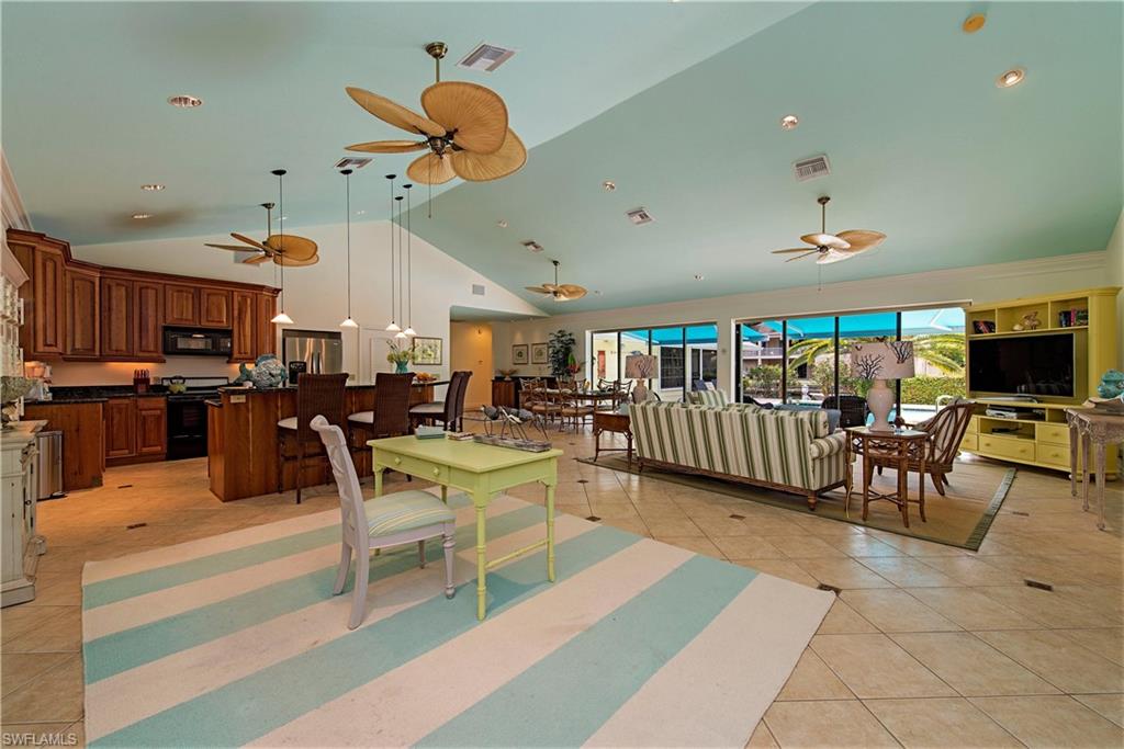 AQUALANE SHORES - Residential