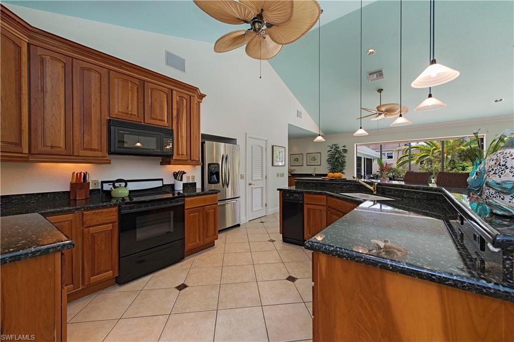 AQUALANE SHORES - Residential