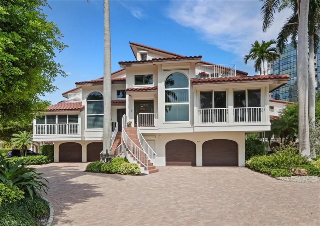 Photo of 4737 Villa Mare LN, NAPLES, FL 34103 (MLS # 226013067)