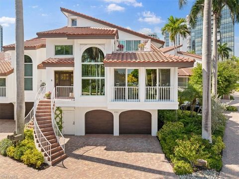 4737 Villa Mare LN 26 NAPLES FL 34103