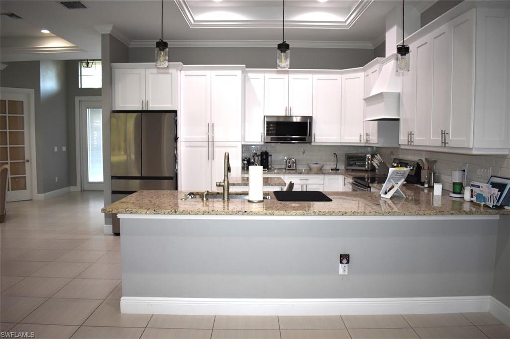 GOLDEN GATE ESTATES - Residential