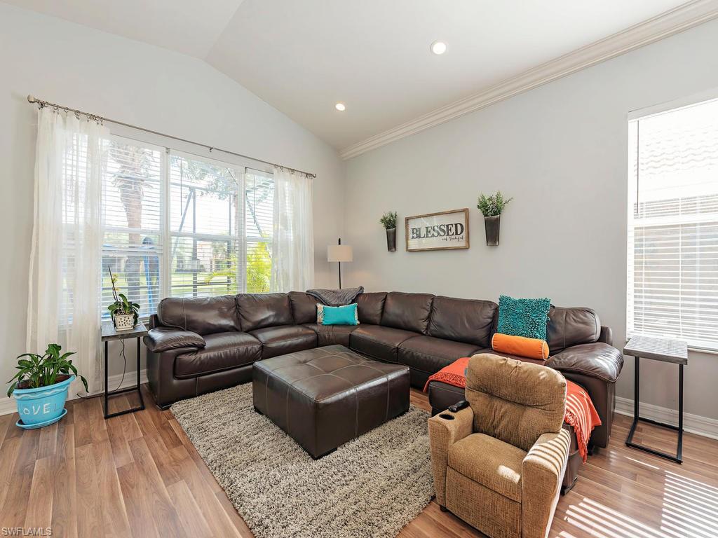 SATURNIA LAKES - Residential