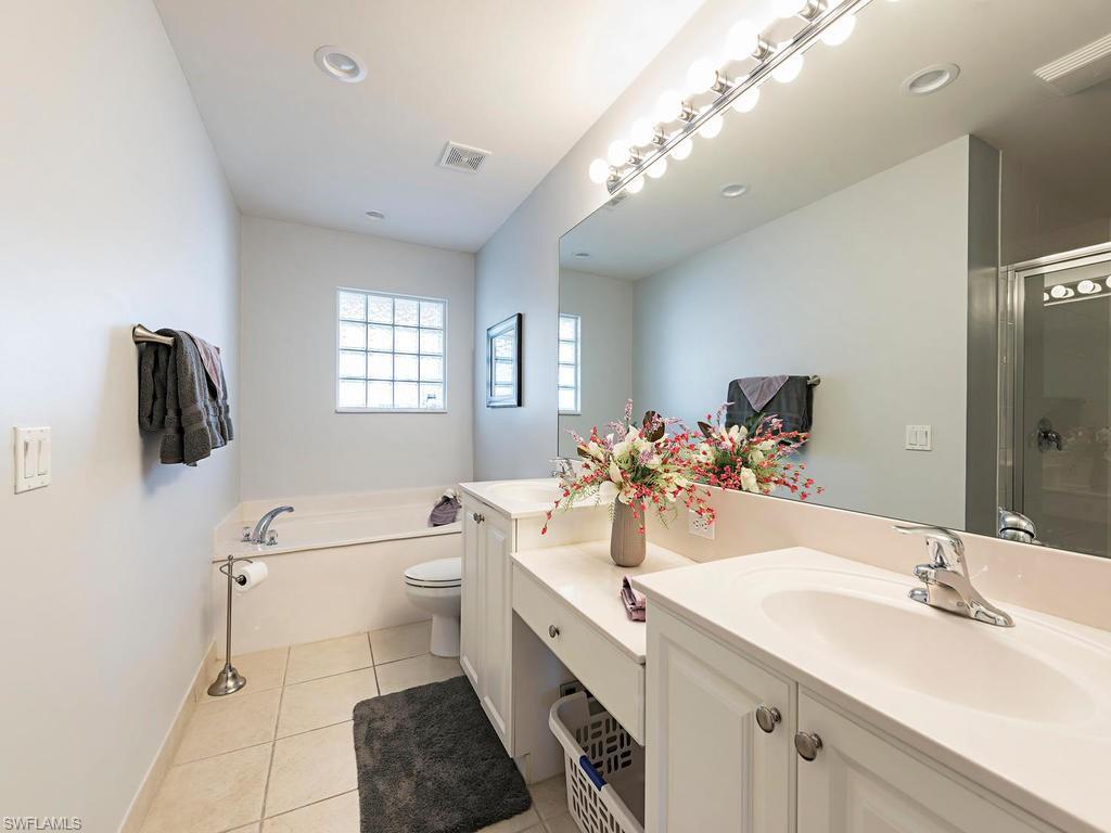 SATURNIA LAKES - Residential