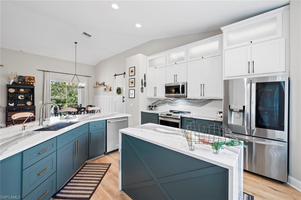 GOLDEN GATE ESTATES - Residential