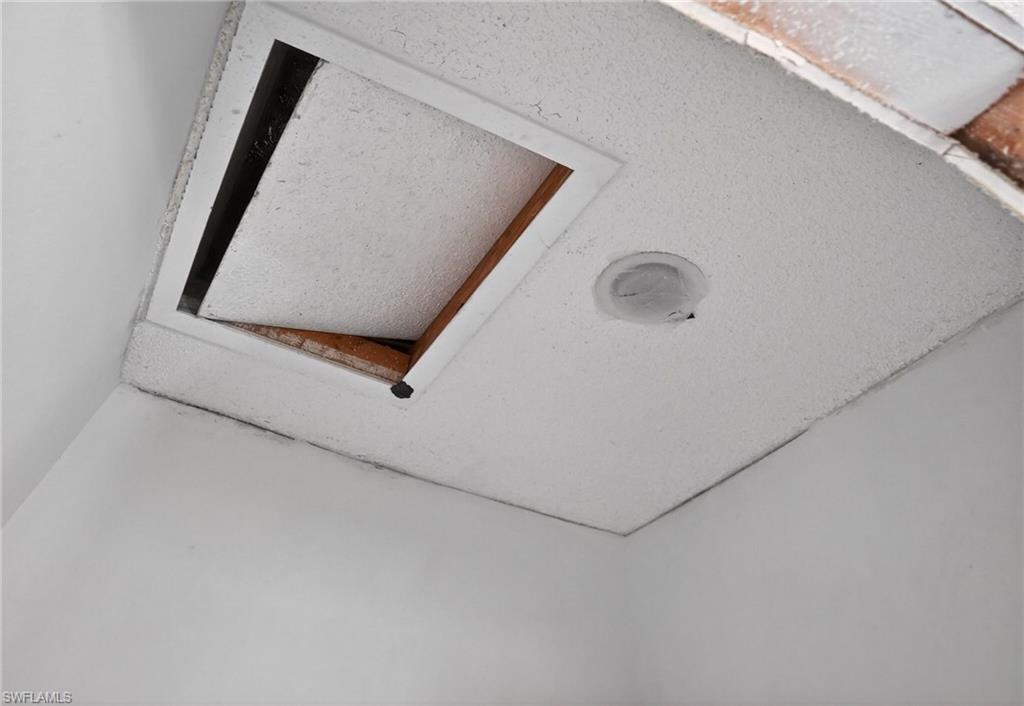 ISLAND PARK VILLAGE - Residential