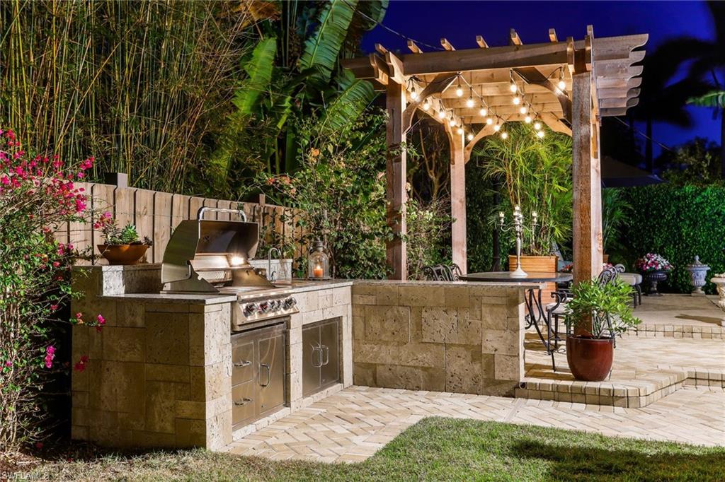 OLDE NAPLES - Residential