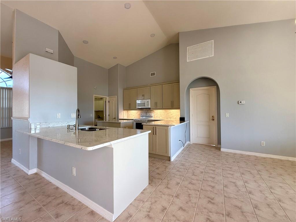 CAPE CORAL - Residential Lease