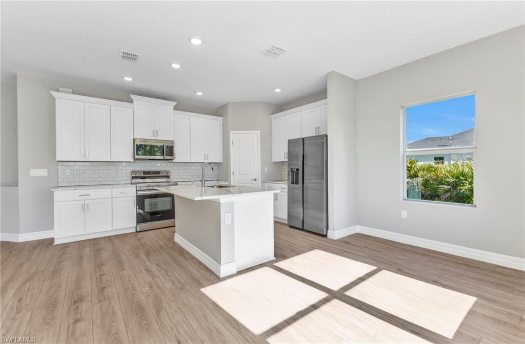 ROTONDA LAKES - Residential