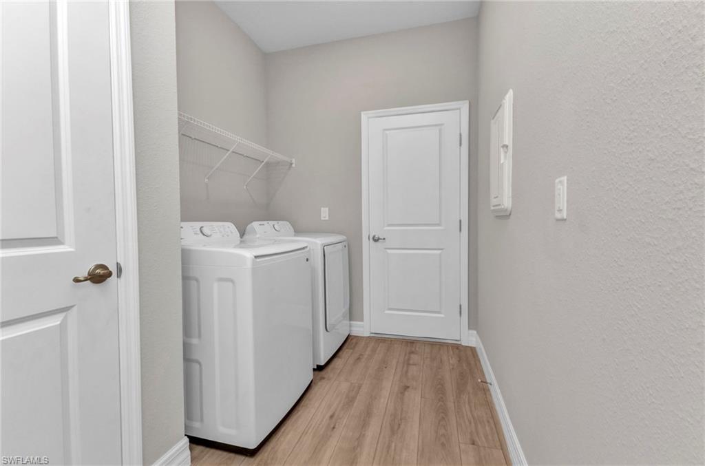 ROTONDA LAKES - Residential