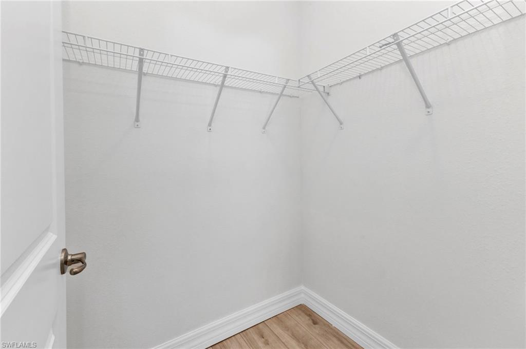 ROTONDA LAKES - Residential