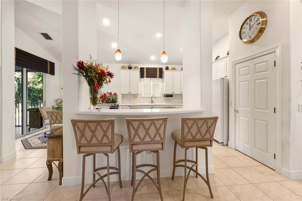 4959 Shaker Heights Ct CT 202