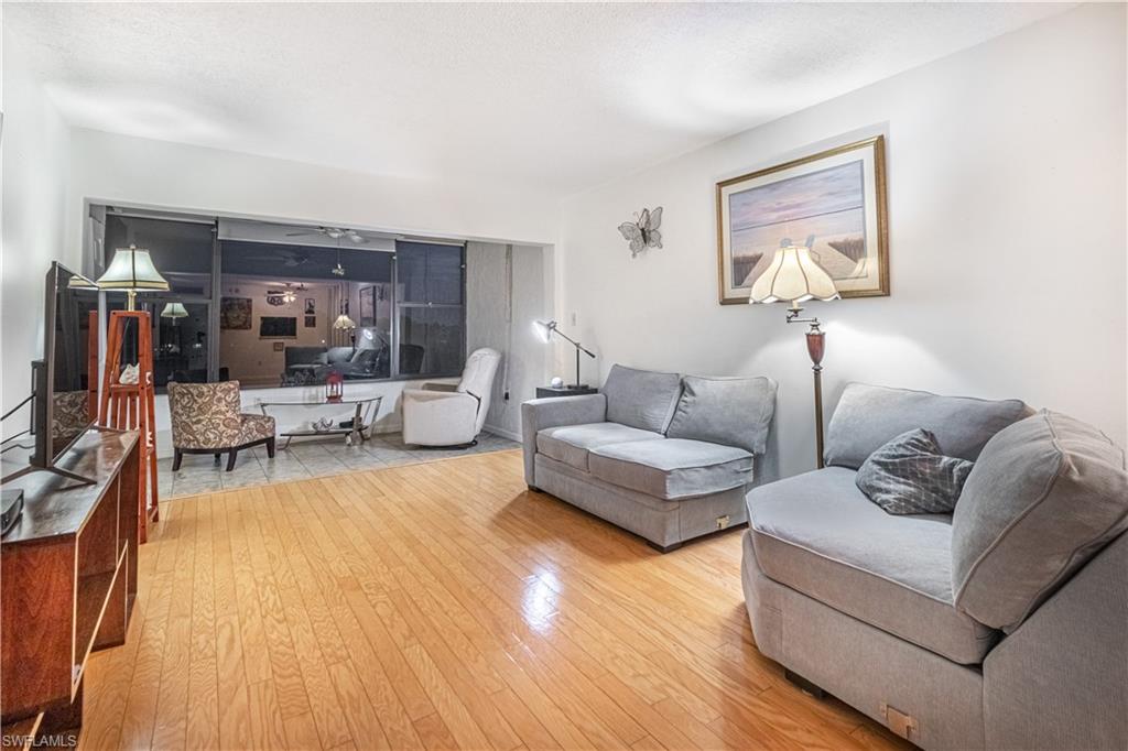 SEVEN LAKES - Residential