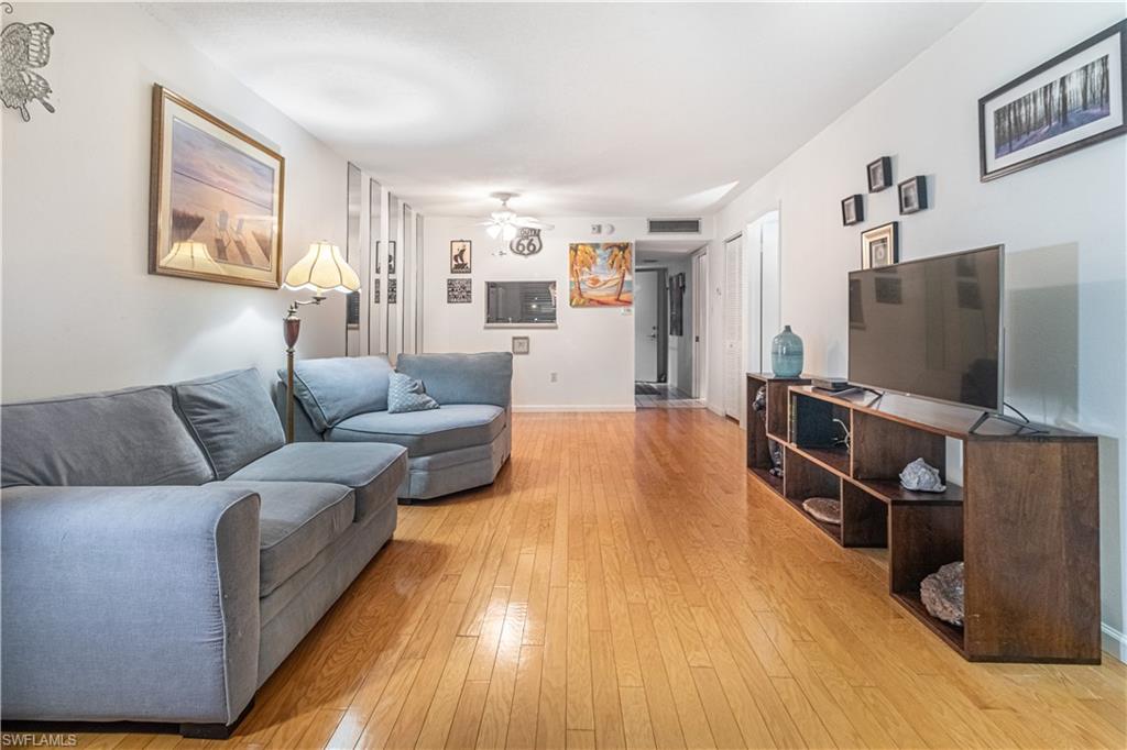 SEVEN LAKES - Residential