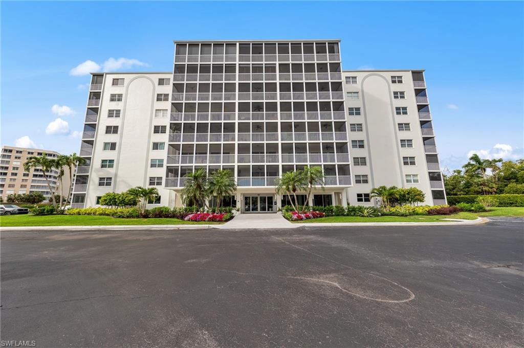 VANDERBILT TOWERS - Residential