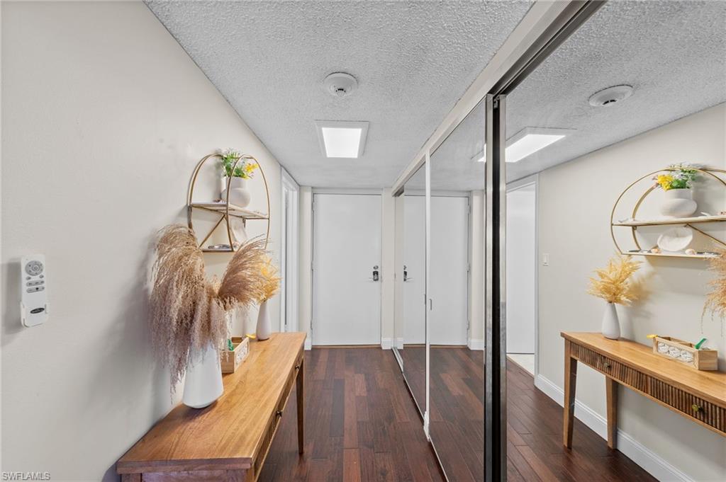 VANDERBILT TOWERS - Residential